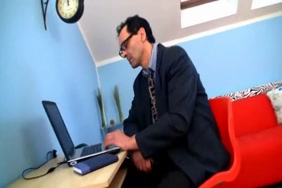 Xnxx ‎بنات في عمر 17‏