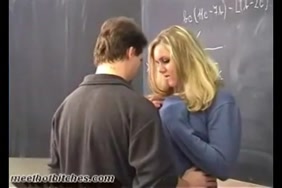 Xnxxاحلي نيك معا احلي بزاز