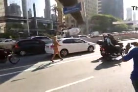 صورة بنت تنتاك وهية مطوبزة
