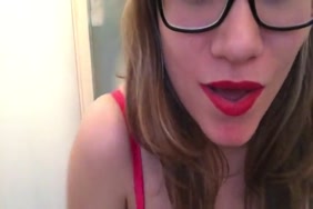 سكس بنات تنزل دام من كسها