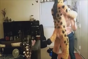 فيديو زلمه يلحس كس مره