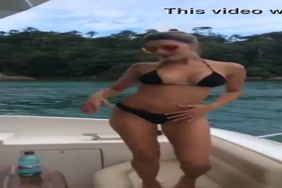فديو سكس نتف شعر كس