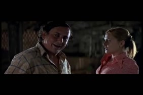 Xnxx بنات زنبور لبن