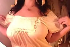 امهات يعلمن بناتهن ع سكس
