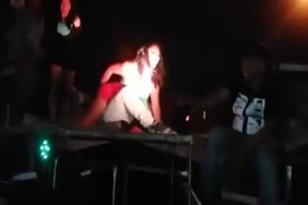 سكس نيك اوربي الزب الكبير مع الاكس الاحمر