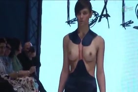 اغتصاب خادمه سكس عربي