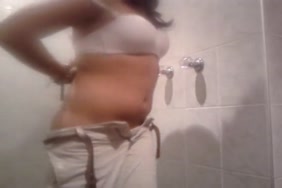 Xxnxxفلم سكس فض بكارة بنت