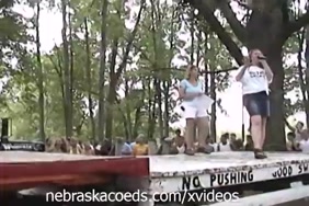 سكس.في.اصطبل،الخيول