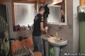 سكس اخ ينيك اختة في ا لمدرسه