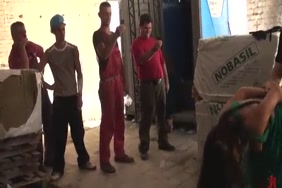 ابن ينيك امه في غرفة النوم