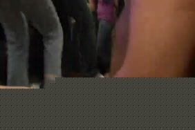 نحيل الساخنة نادل التدفق creampie