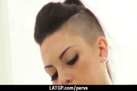 رجل يلحس كس امراه في افلام سكس