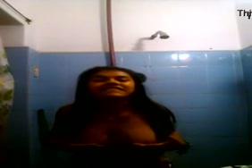 Xnxx ام المكنسة