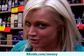 Xnxx اب ينيك بنته بالحمام